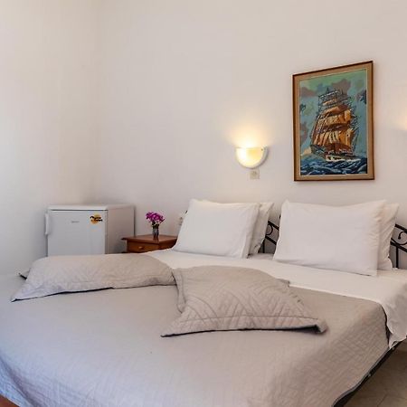 Regina Hotel Skopelos Town Exterior foto