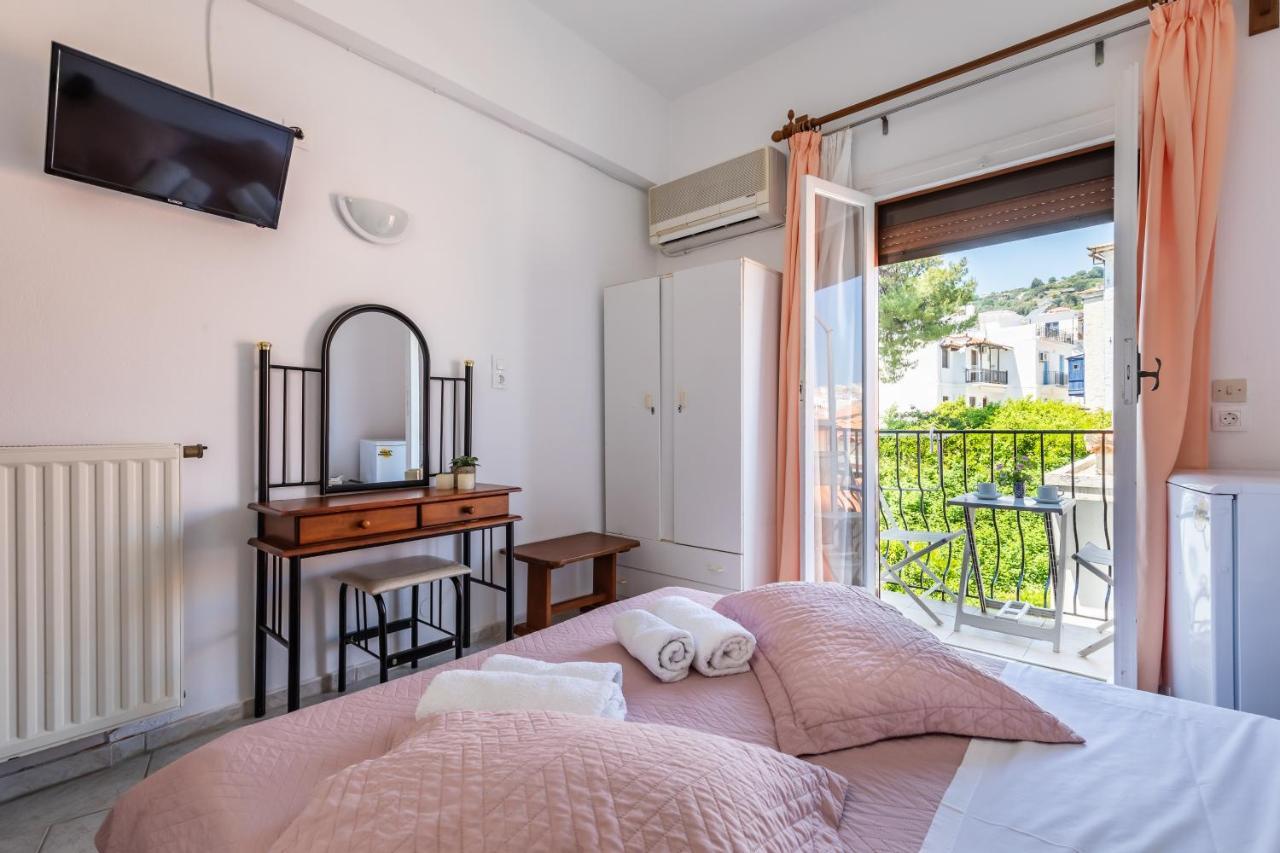Regina Hotel Skopelos Town Exterior foto