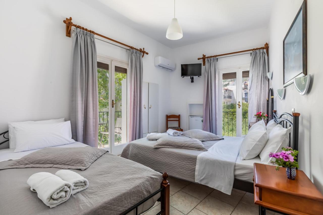 Regina Hotel Skopelos Town Exterior foto