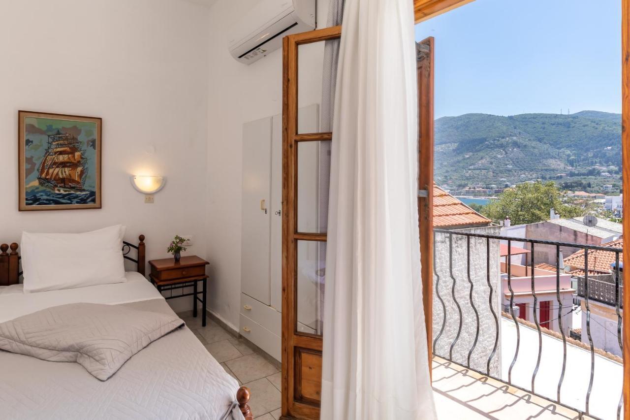 Regina Hotel Skopelos Town Exterior foto