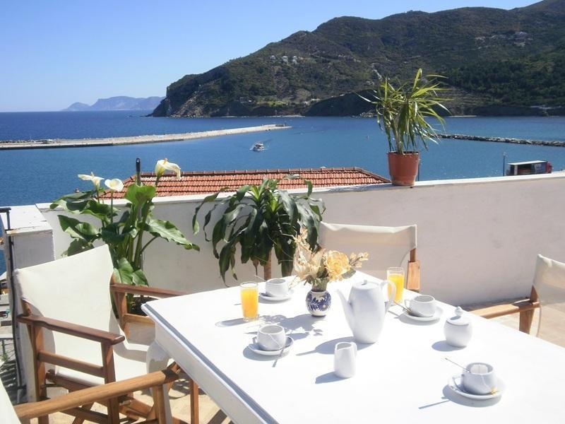 Regina Hotel Skopelos Town Exterior foto